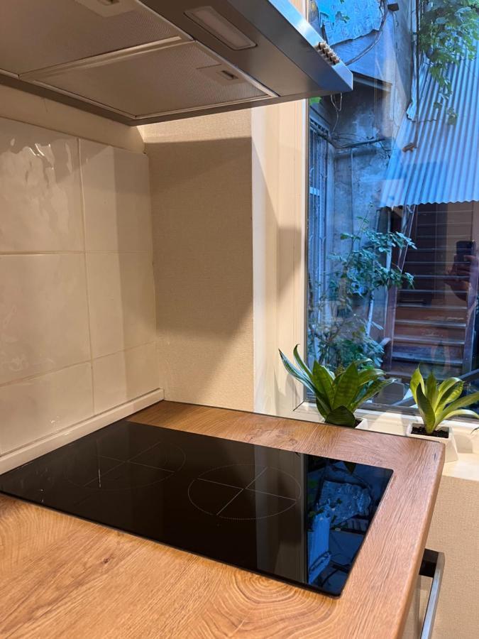 Cozy 2-bath Near Fabrika *
