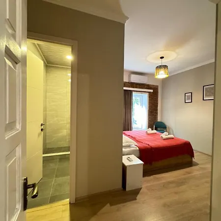 Cozy 2-Bath Apartment Near Fabrika Tbilisi Exterior photo