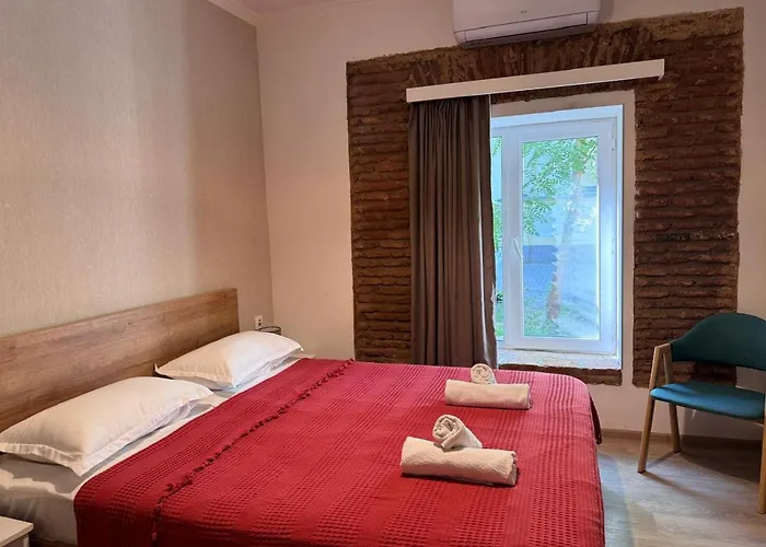 Cozy 2-Bath Apartment Near Fabrika
